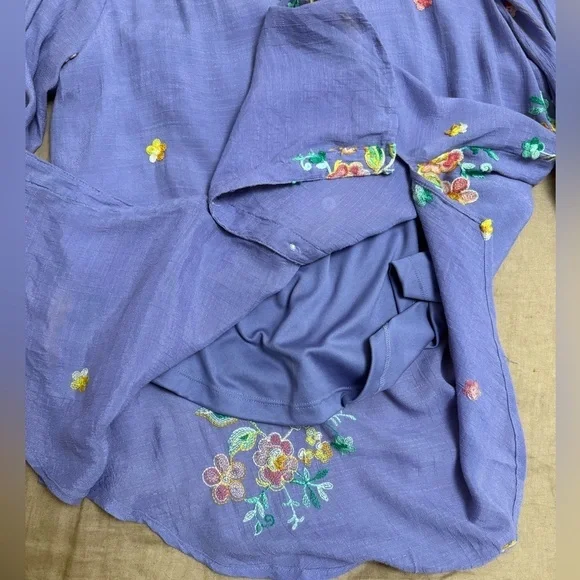 Lavender gauzy embroidered Floral Button-Up Blouse with underneath tank - Picture 4 of 11
